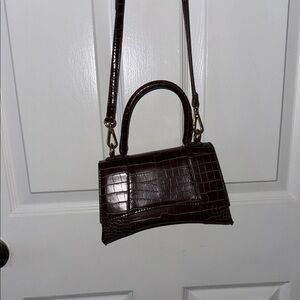 Elegant Brown Crocodile-Embossed Handbag